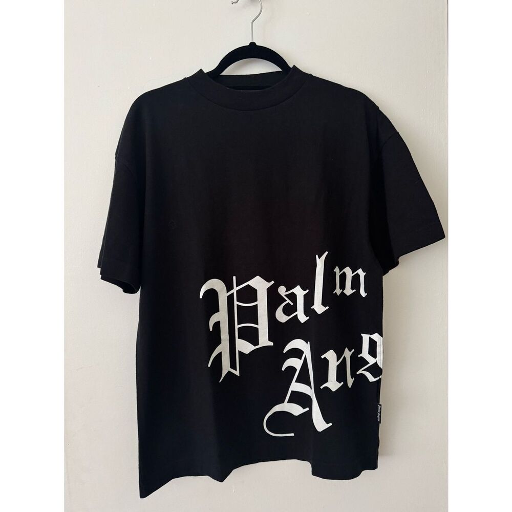 Palm Angels Goth Logo
T-Shirt | Black | Medium |
P2P: 21"